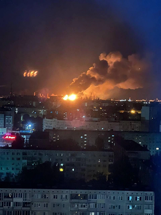 Вночі дрони атакували НПЗ \