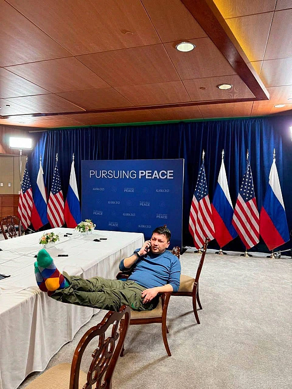 Баба і Кіт на we.ua