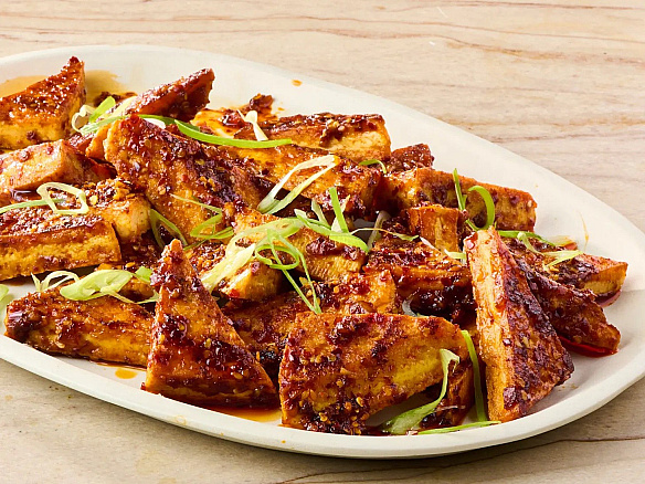 🍲 Тофу — це не «заміна» чогось, а самобутній інгредієнт із величезним потенціалом. У правильному маринаді він легко перетворюєть... - Кожна тварина on we.ua