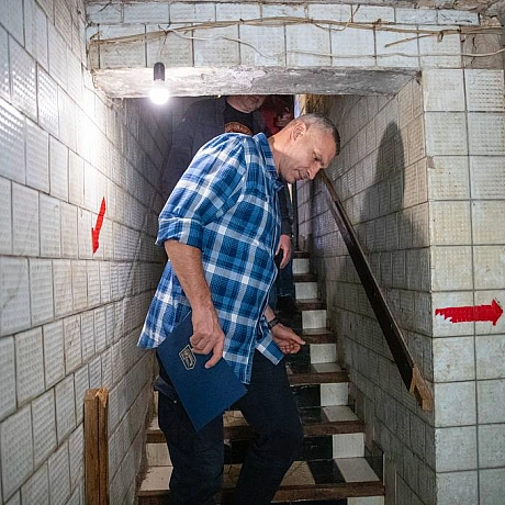 Віталій Кличко: Виїхали разом із головами районів столиці оглянути укриття в Солом\'янському районі, які знаходяться в неналежно... - КМДА – офіційний канал на we.ua