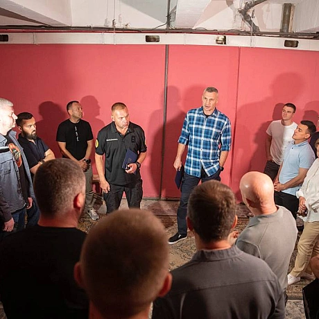 Віталій Кличко: Виїхали разом із головами районів столиці оглянути укриття в Солом\'янському районі, які знаходяться в неналежно... - КМДА – офіційний канал на we.ua