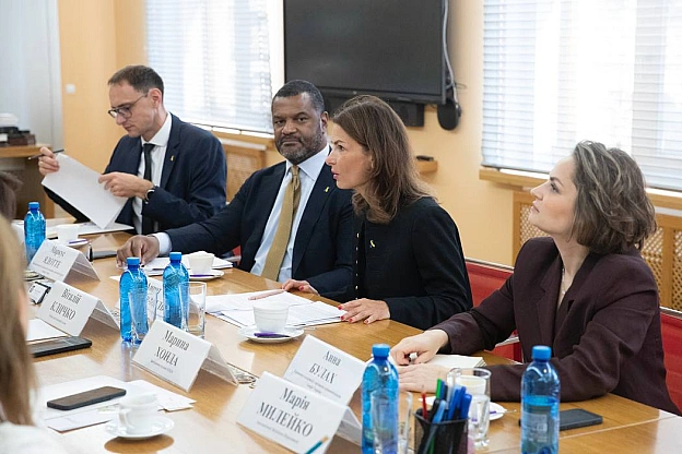Віталій Кличко: Зустрівся у столичній мерії з представниками компанії Google на чолі з віцепрезиденткою зі взаємодії з органами ... - КМДА – офіційний канал на we.ua