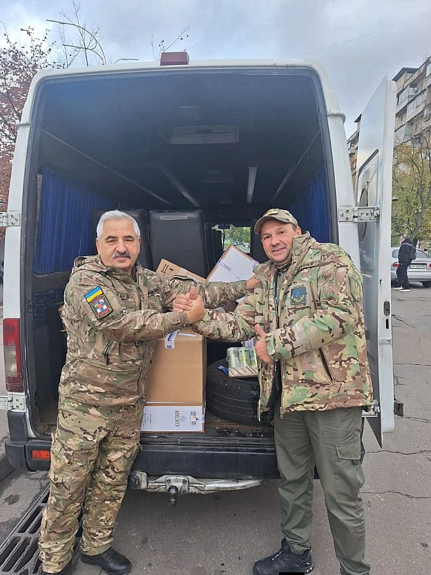 Днями проїздом до нас завітав військовий. Ми оперативно зібрали допомогу для його підрозділу на Запорізький напрямок!Передали: ... - Волонтерська північ на we.ua