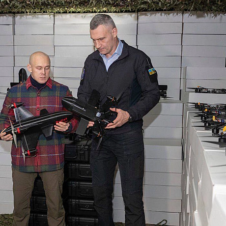 Віталій Кличко: Від громади столиці передав Захисникам на фронт чергову партію вкрай необхідної допомоги Ще 2000 FPV-дронів рі... - КМДА – офіційний канал на we.ua