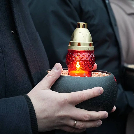 БІЛЯ МЕМОРІАЛУ ГОЛОДОМОРУ ВІДБУЛАСЯ СПІЛЬНА ПАНАХИДАСьогодні на території Національного музею Голодомору-геноциду відбулася сп... - Український інститут національної пам'яті on we.ua