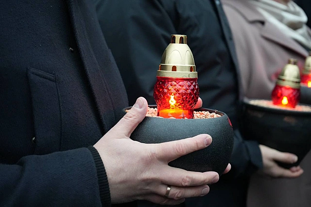 БІЛЯ МЕМОРІАЛУ ГОЛОДОМОРУ ВІДБУЛАСЯ СПІЛЬНА ПАНАХИДАСьогодні на території Національного музею Голодомору-геноциду відбулася сп... - Український інститут національної пам'яті на we.ua