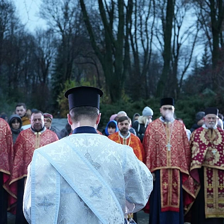 БІЛЯ МЕМОРІАЛУ ГОЛОДОМОРУ ВІДБУЛАСЯ СПІЛЬНА ПАНАХИДАСьогодні на території Національного музею Голодомору-геноциду відбулася сп... - Український інститут національної пам'яті on we.ua