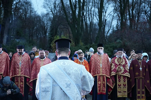 БІЛЯ МЕМОРІАЛУ ГОЛОДОМОРУ ВІДБУЛАСЯ СПІЛЬНА ПАНАХИДАСьогодні на території Національного музею Голодомору-геноциду відбулася сп... - Український інститут національної пам'яті на we.ua