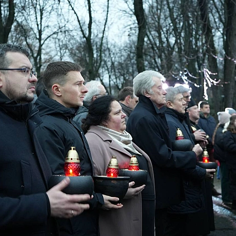 БІЛЯ МЕМОРІАЛУ ГОЛОДОМОРУ ВІДБУЛАСЯ СПІЛЬНА ПАНАХИДАСьогодні на території Національного музею Голодомору-геноциду відбулася сп... - Український інститут національної пам'яті on we.ua