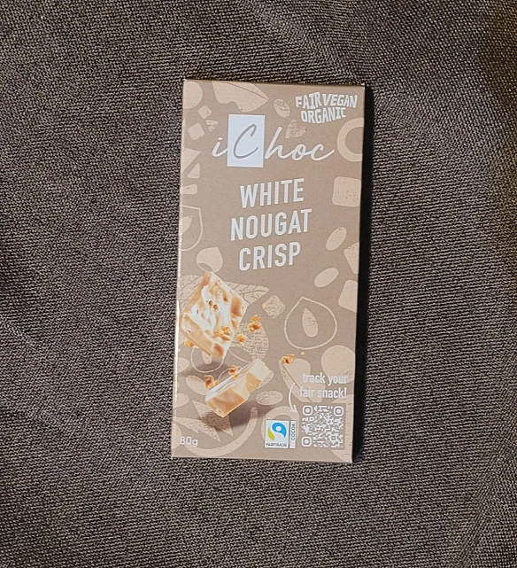 Дякую @usezhyve за подарунок 😭Дуже смачно, радію! Чудовий білий шоколад ❤️‍🔥 - їж, читай, смійся на we.ua