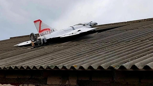 Пишуть, що сьогодні вранці безпілотник упав на житловий будинок у молдовському селі. - Баба і Кіт on we.ua