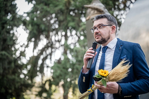 ГОЛОС ІСТОРІЇ УКРАЇНИ В ЄРУСАЛИМІ: В ІЗРАЇЛІ ВІДКРИЛИ ПАМ’ЯТНИК ГОЛОДОМОРУВ Єрусалимі відкрили перший в Ізраїлі пам’ятник жерт... - Український інститут національної пам'яті на we.ua