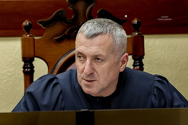 ​⚡️ Коломойський залишається в СІЗО: рішення апеляційного суду​Київський апеляційний суд відмовив у задоволенні скарги захисту ... - Репортер інформує on we.ua