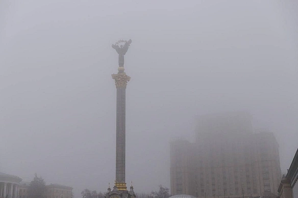 🌫Вранці 19 грудня в Києві  утримується туман – УкргідрометцентрВидимість – 200-500 м (І рівень небезпечності, жовтий).🚗Фахів... - КМДА – офіційний канал on we.ua