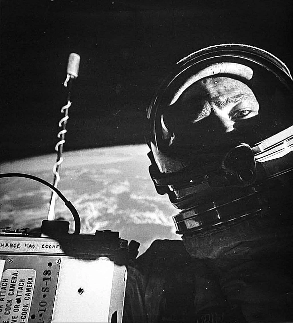 11 листопада 1966 року американський астронавт Базз Олдрін зробив перше селфі в космосі під час виходу у відкритий космос. Знімо... - WAS на we.ua