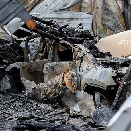 Дніпровський район Києва. Пряме влучання «шахеда» у житловий будинок.​Власник оселі, Олександр, чудом залишився живим. Дрон вл... - Репортер інформує на we.ua