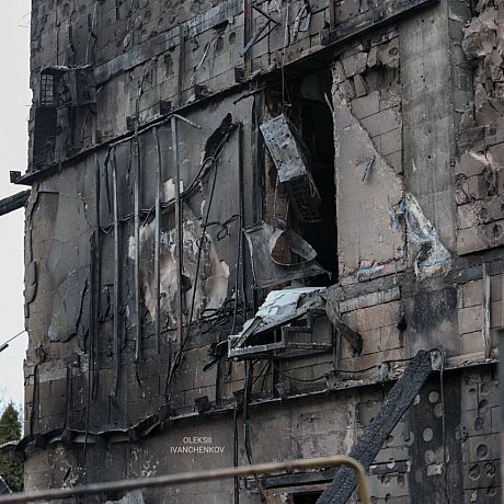 Дніпровський район Києва. Пряме влучання «шахеда» у житловий будинок.​Власник оселі, Олександр, чудом залишився живим. Дрон вл... - Репортер інформує на we.ua