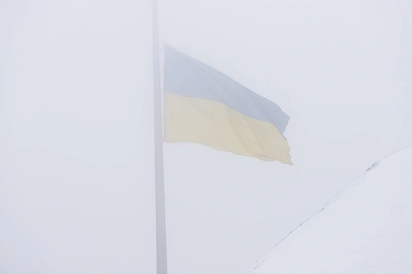 🇺🇦У столиці через прогнозований сніг 23 січня тимчасово приспустять головний прапор УкраїниДля збереження полотнища від можлив... - КМДА – офіційний канал на we.ua