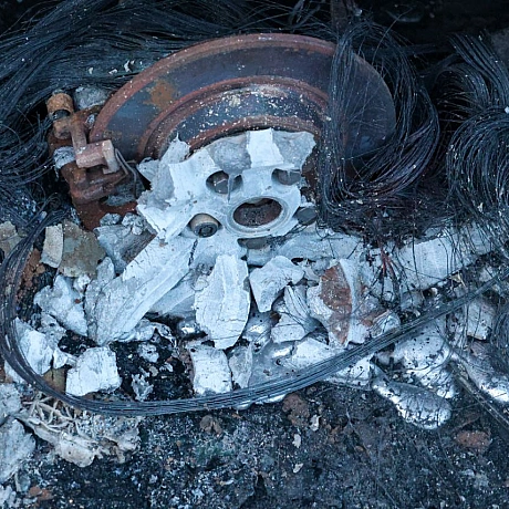 Чергова атака на столицю.Уламки збитих ракет перетворили звичайне СТО на купу металобрухту. Тут не було військових об’єктів — л... - Репортер інформує на we.ua