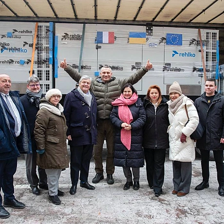 Віталій Кличко: До Києва надійшла гуманітарна допомога від Франції – 30 генераторів загальною потужністю 3,4 МВт, які столиця пе... - КМДА – офіційний канал on we.ua