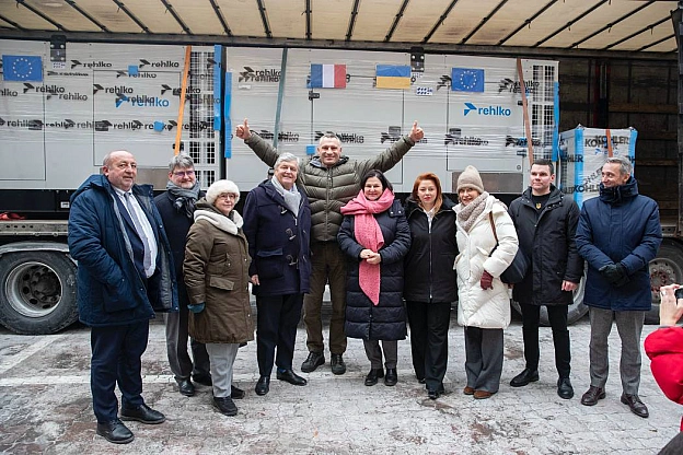 Віталій Кличко: До Києва надійшла гуманітарна допомога від Франції – 30 генераторів загальною потужністю 3,4 МВт, які столиця пе... - КМДА – офіційний канал на we.ua