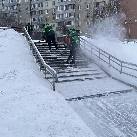❄️ Сніг у столиці: 202 одиниці спецтехніки 