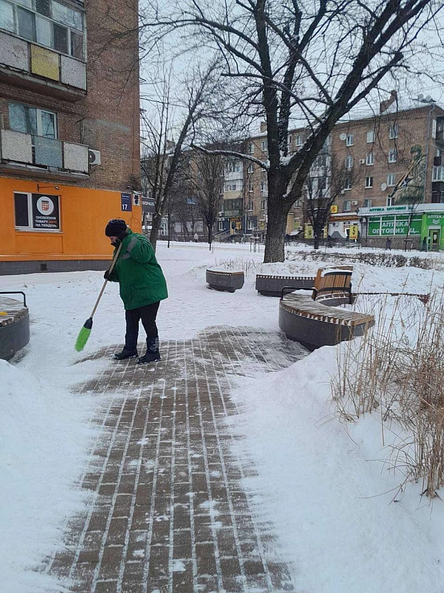❄️ Сніг у столиці: 202 одиниці спецтехніки 