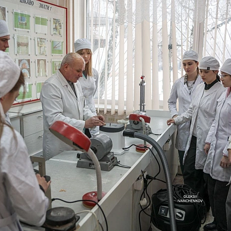 У Київському міському медичному фаховому коледжі — нова ера для майбутніх зубних техніків! За підтримки Марини Порошенко та депу... - Репортер інформує on we.ua