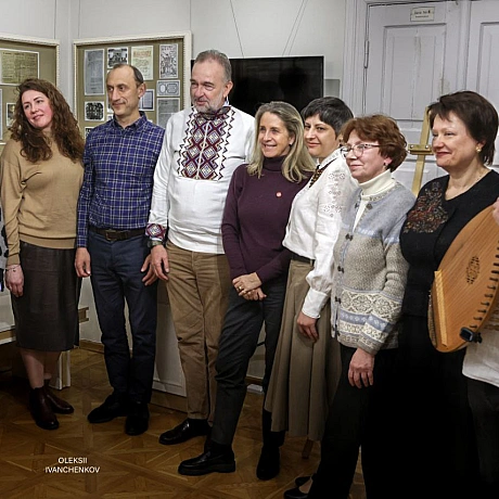 🇺🇦💙💛 Карл фон Габсбург у вишиванці Василя Вишиваного!Сьогодні в Національному музеї Гетьманства Карлу фон Габсбургу подарували... - Репортер інформує on we.ua