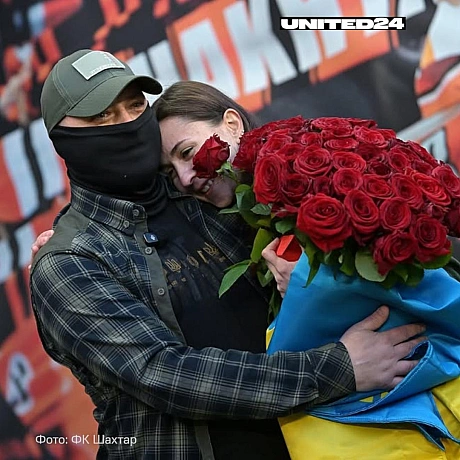 Вони разом були на «Азовсталі» та пережили російський полон. Після випробувань пара заручилася. Український захисник Мирослав із... - UNITED24 на we.ua