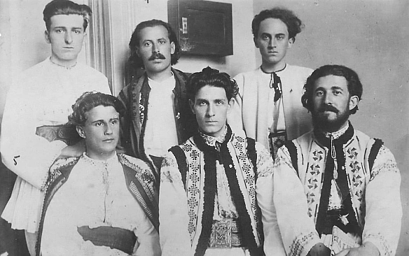 На цьому фото - засновники