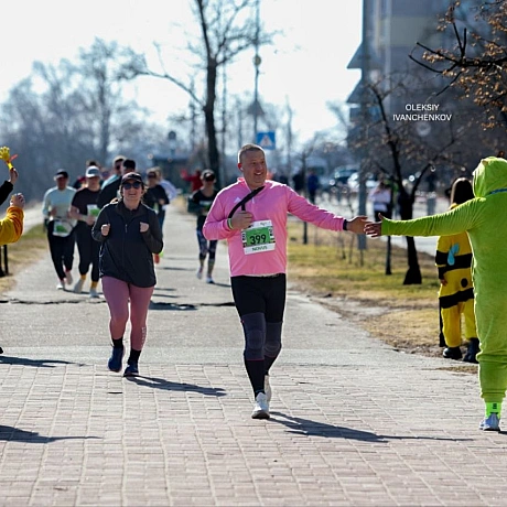 В Києві відбувся благодійний забіг NOVUS Десятка Незламності 2026 від Run Ukraine. Цьогорічна подія об’єднала тисячі учасників з... - Репортер інформує на weua.dev