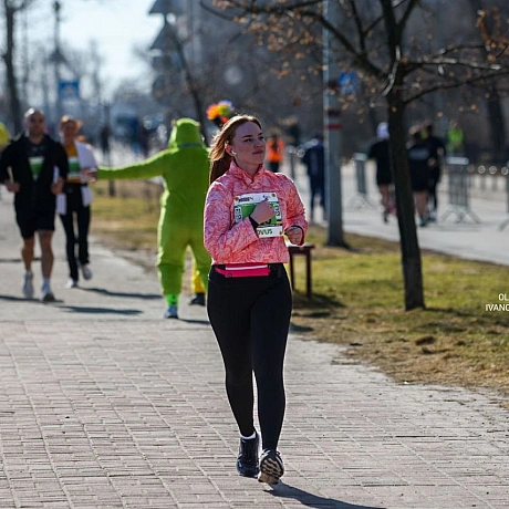 В Києві відбувся благодійний забіг NOVUS Десятка Незламності 2026 від Run Ukraine. Цьогорічна подія об’єднала тисячі учасників з... - Репортер інформує на weua.dev