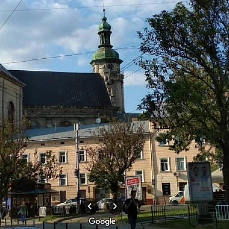 Шахед влучив у будинок у Львові на Соборній площі, 3. Це житловий будинок, в ньому за Польщі містилися цукерня та магазин зброї,... - WAS на weua.dev