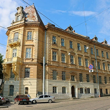 24 березня росія здійснила масову дронову атаку, зокрема на Львів. Серед постраждалих споруд - приміщення музею Тюрма на Лонцько... - WAS на weua.dev