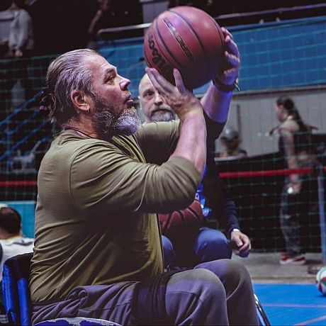 Василь Гончаренко: Незламність у дії

​Василь — ветеран-спортсмен, чий шлях від важкого поранення до міжнародних п'єдесталів ста... - Репортер інформує на weua.dev