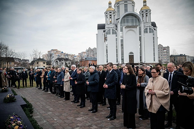 Майже 30 представників країн Європи та Євросоюзу приїхали вшанувати пам’ять людей, вбитих окупантами у БучіТакож європейські п... - UkraineNow на we.ua