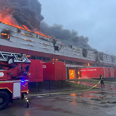 Вночі росіяни масовано атакували Україну безпілотниками 

▪️Волинь зазнала атаки дронами. У Луцьку знищнно термінал Нової пошти.... -  на weua.dev