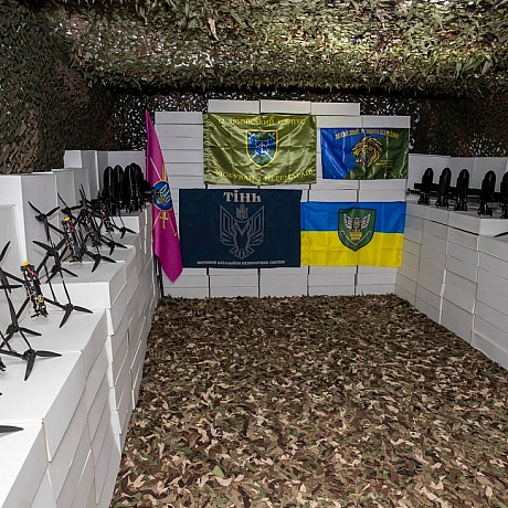 Віталій Кличко: Передав від громади столиці бійцям 12-го армійського корпусу Сухопутних військ ЗСУ ще 3 000 БпЛА різних типів

З... - КМДА – офіційний канал on weua.dev