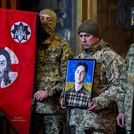 ​📜 У Києві попрощалися з розвідником Антоном «Умніком» Полюховичем​Сьогодні Михайлівський Золотоверхий собор став центром скор... - на we.ua