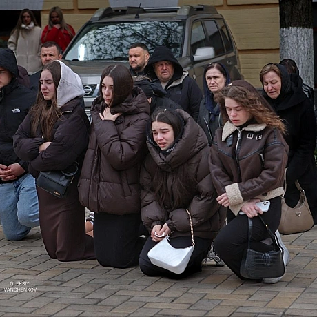 ​📜 У Києві попрощалися з розвідником Антоном «Умніком» Полюховичем​Сьогодні Михайлівський Золотоверхий собор став центром скор... - на we.ua