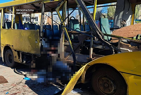 Військові рф вдарили БпЛА по цивільному автобусу в Нікополі – троє загиблих та 15 поранених07 квітня близько 8:20 військові рф... - UkraineNow на we.ua