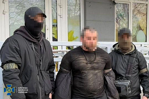 СБУ затримала іноземного кілера, який на замовлення рф намагався застрелити високопосадовця ВМСУ день замаху озброєний кілер з... - UkraineNow на we.ua