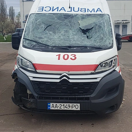 ⚡️🚑Через нічну атаку в Києві травмовані медики швидкої допомоги та знищена карета, яка прибула на місце викликуУ ніч проти 16 ... - КМДА – офіційний канал на we.ua