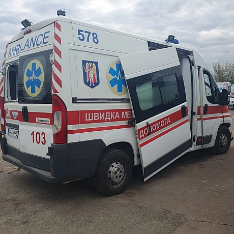 ⚡️🚑Через нічну атаку в Києві травмовані медики швидкої допомоги та знищена карета, яка прибула на місце викликуУ ніч проти 16 ... - КМДА – офіційний канал на we.ua