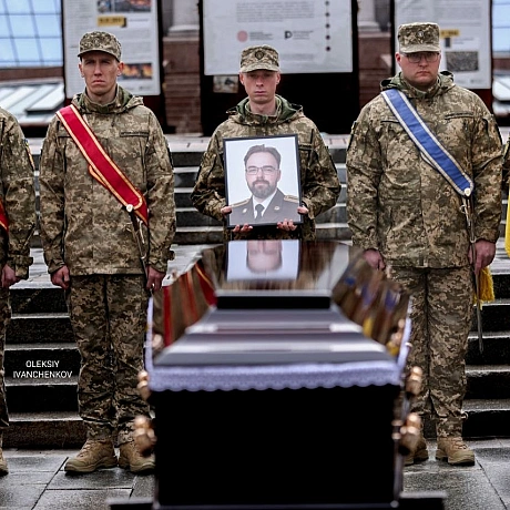 Артур Петров був людиною, яка поєднувала у собі два світи: світ щирого сміху та світ запеклої боротьби. Відомий як один із найдо... - Репортер інформує on we.ua