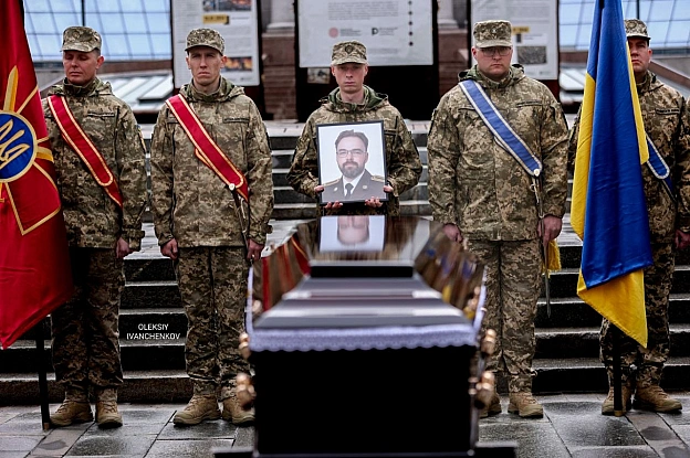 Артур Петров був людиною, яка поєднувала у собі два світи: світ щирого сміху та світ запеклої боротьби. Відомий як один із найдо... - Репортер інформує on we.ua