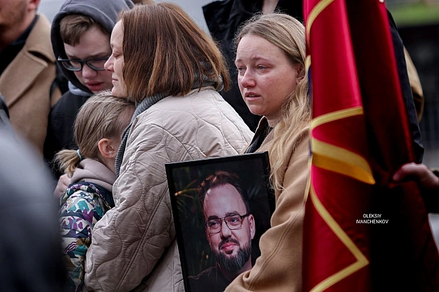 Артур Петров був людиною, яка поєднувала у собі два світи: світ щирого сміху та світ запеклої боротьби. Відомий як один із найдо... - Репортер інформує on we.ua