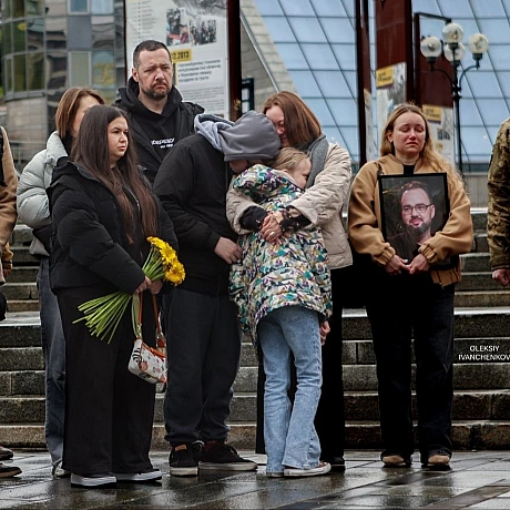 Артур Петров був людиною, яка поєднувала у собі два світи: світ щирого сміху та світ запеклої боротьби. Відомий як один із найдо... - Репортер інформує on we.ua