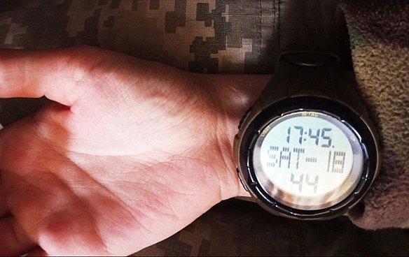 Коротко розкажу чому варто носити годинник на внутрішній стороні руки (циферблатом всередину як на фото)По-перше, це набагато ... - Нейт на we.ua